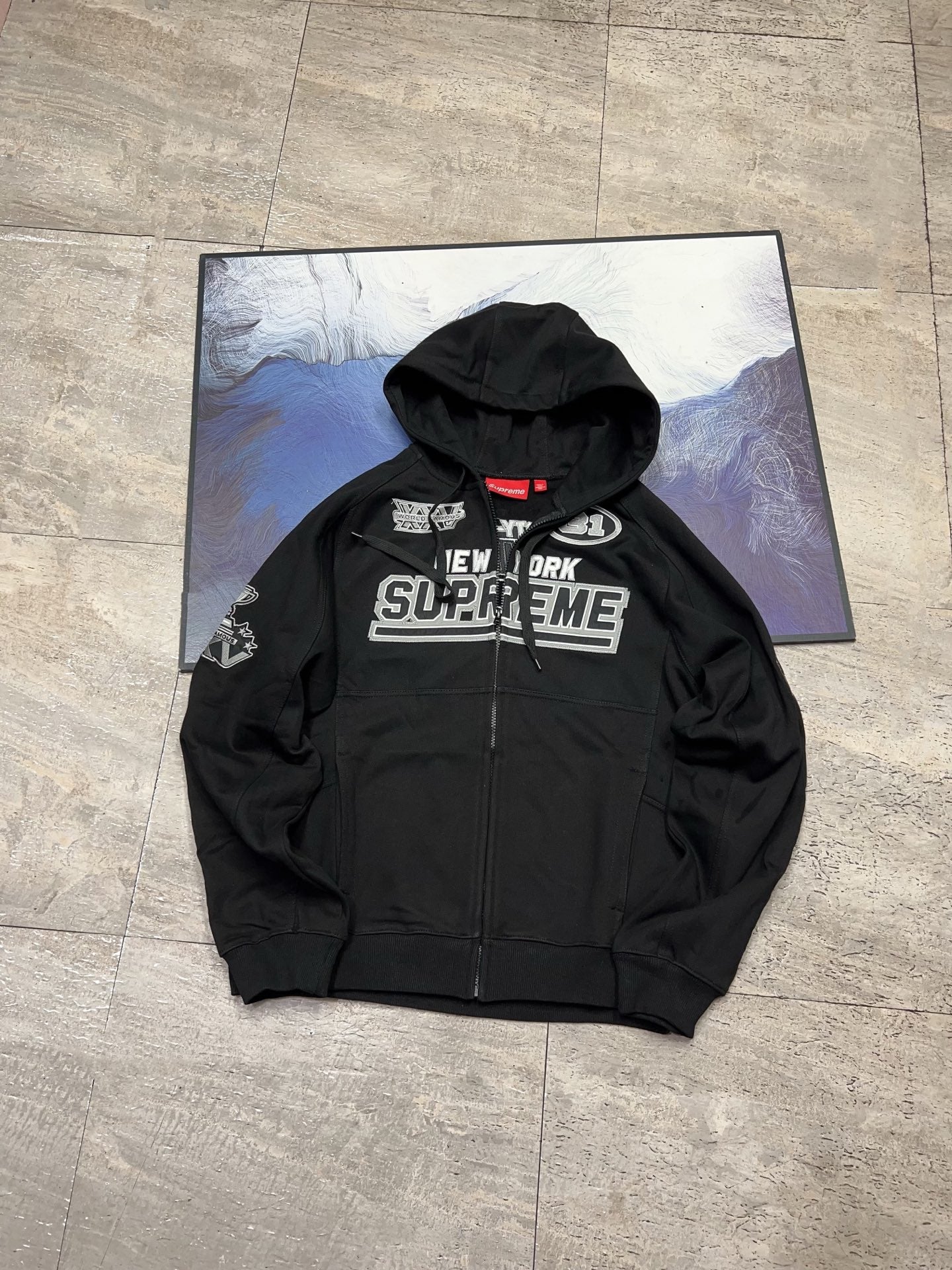 Sweatshirt