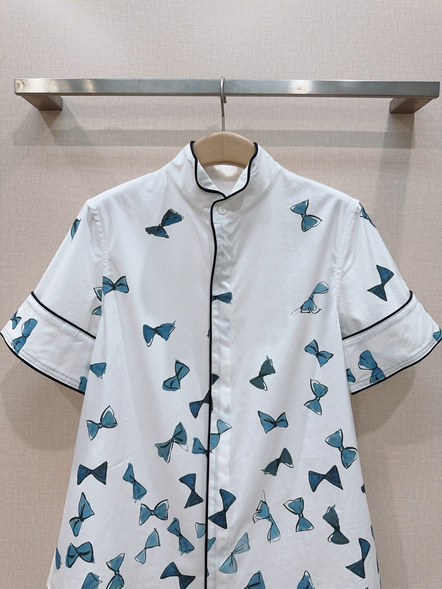 Short sleeve shirt