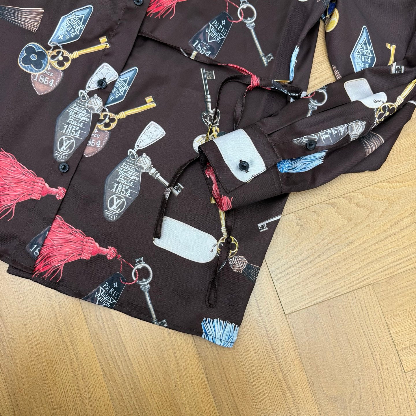 Long sleeve shirt