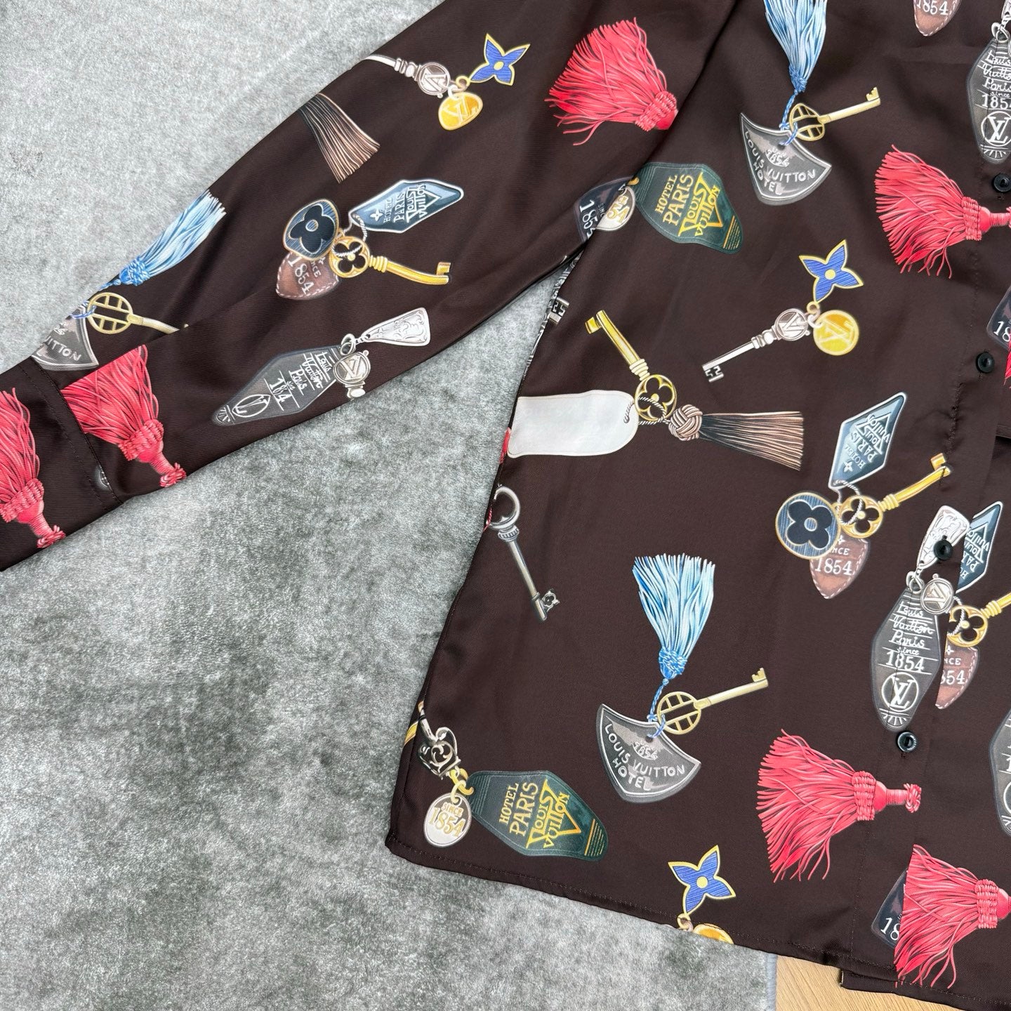 Long sleeve shirt