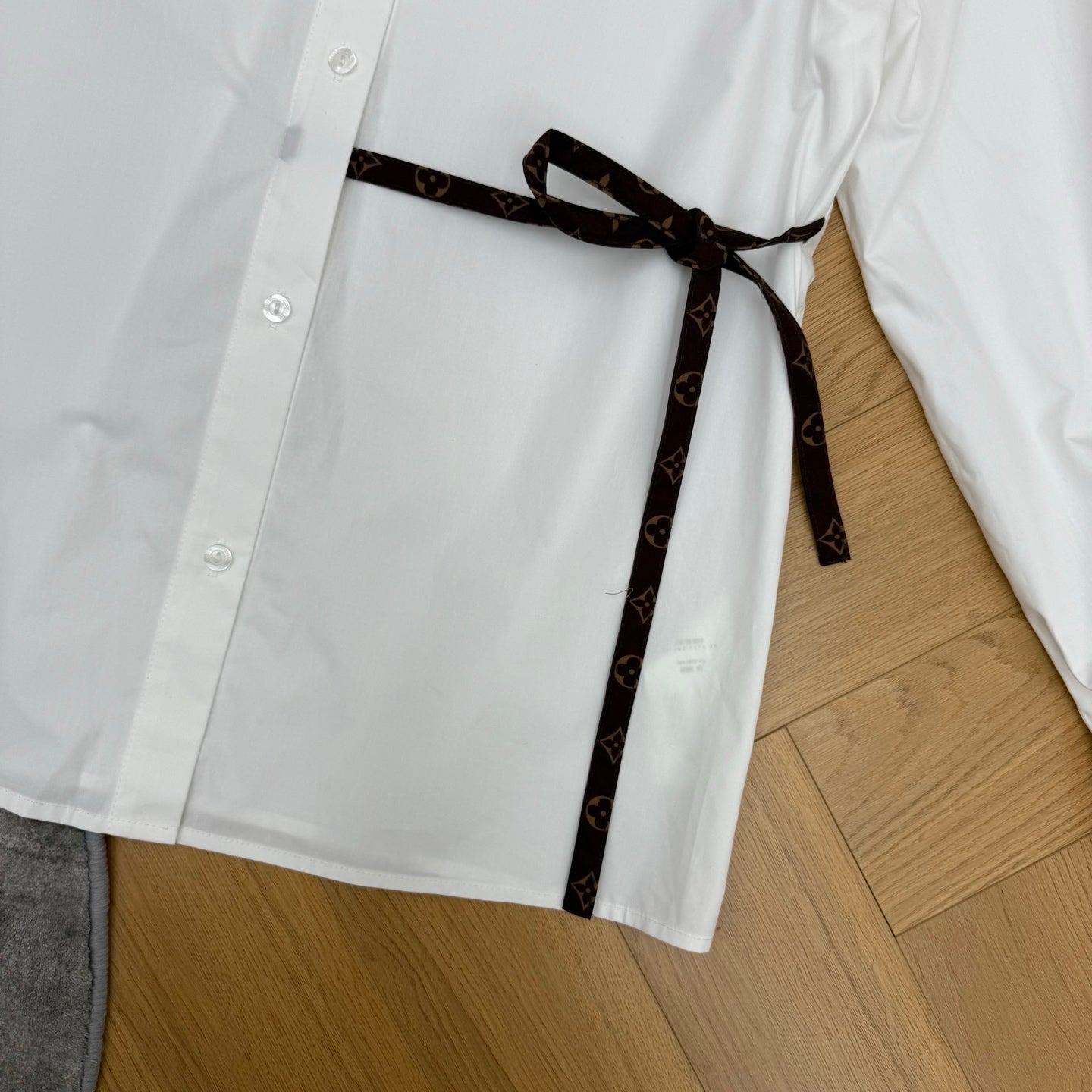 Long sleeve shirt