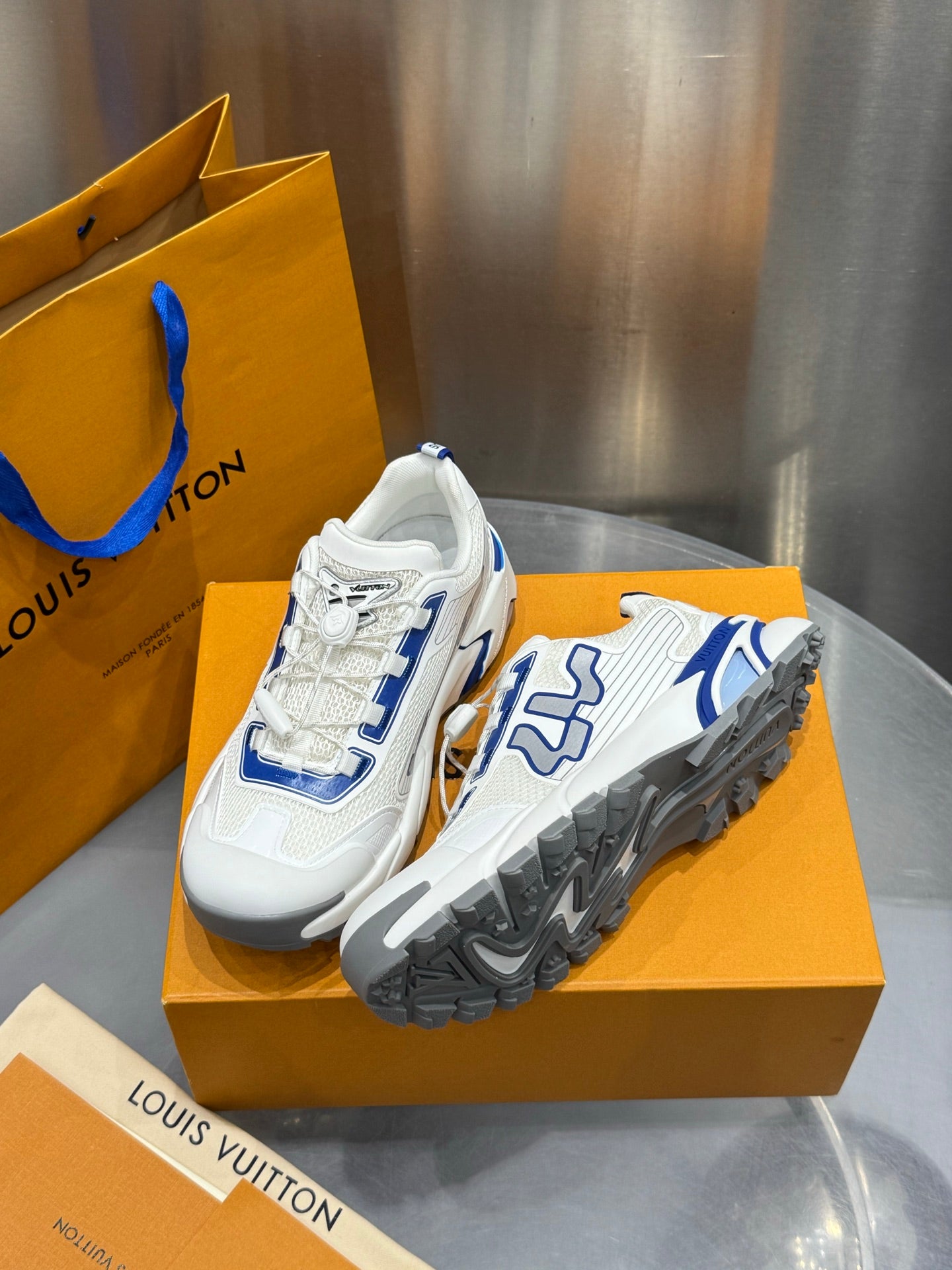 Sneakers