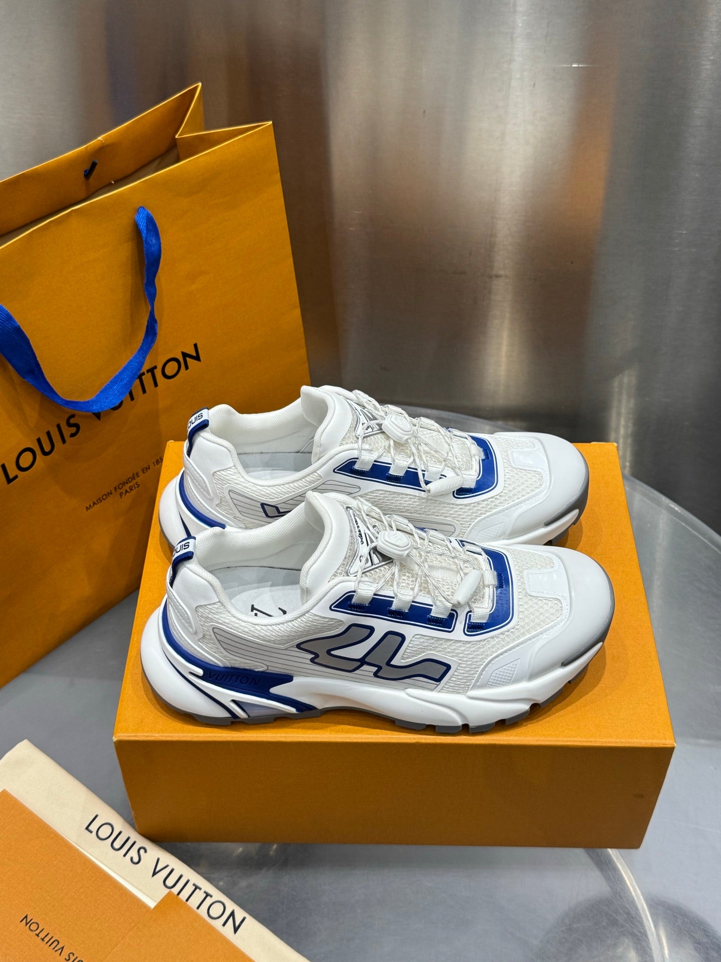 Sneakers