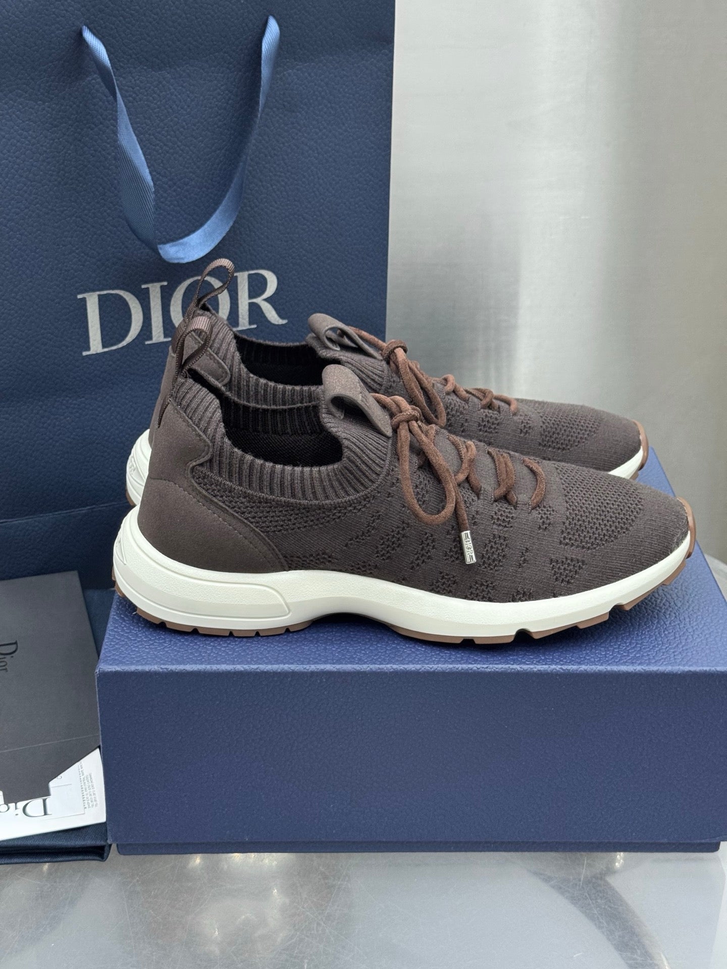 B80 Sneakers