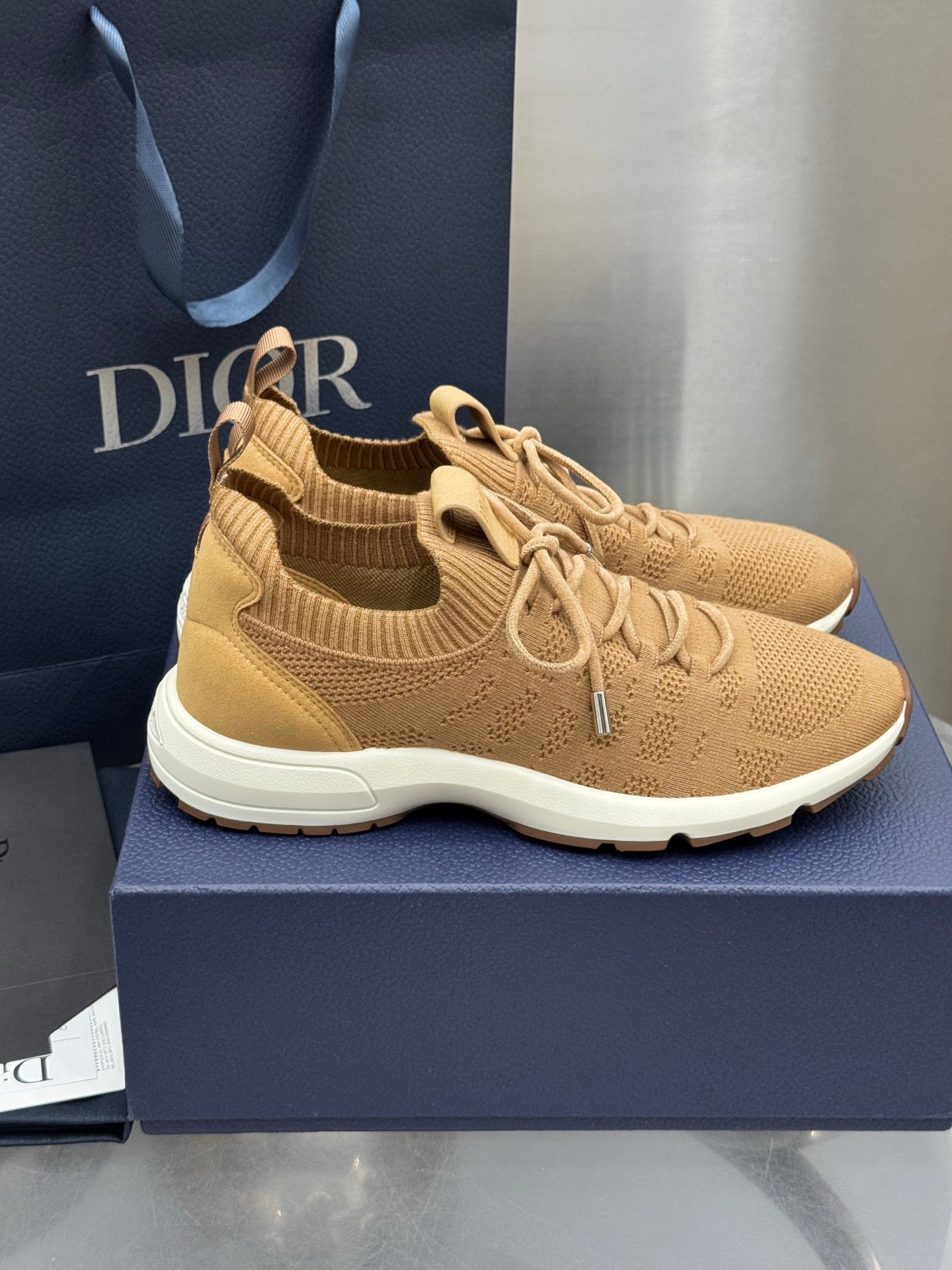 B80 Sneakers