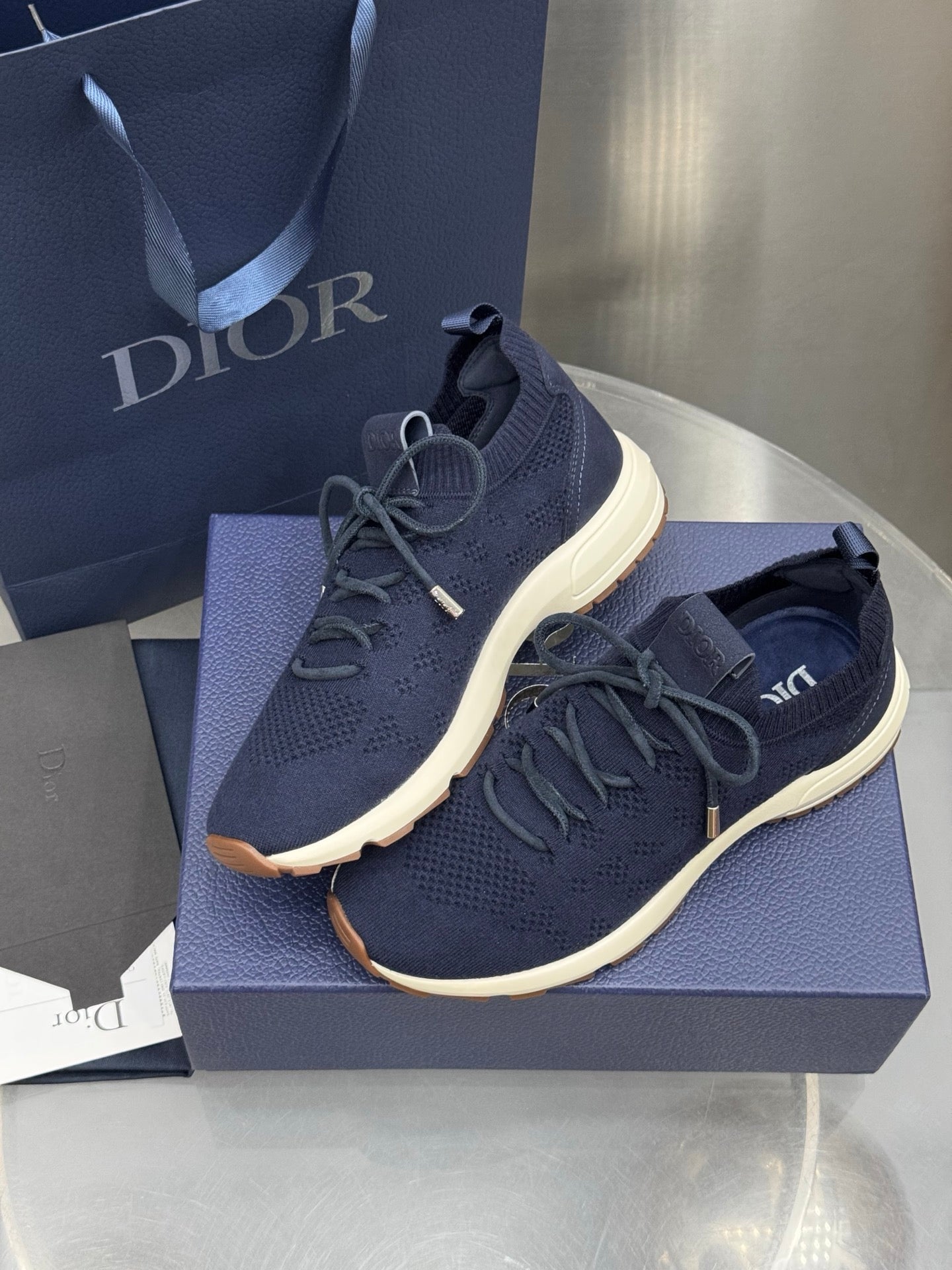 B80 Sneakers