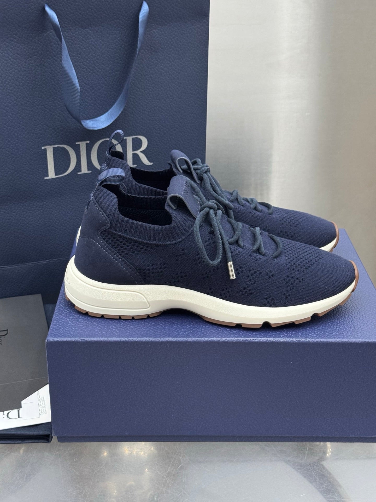 B80 Sneakers