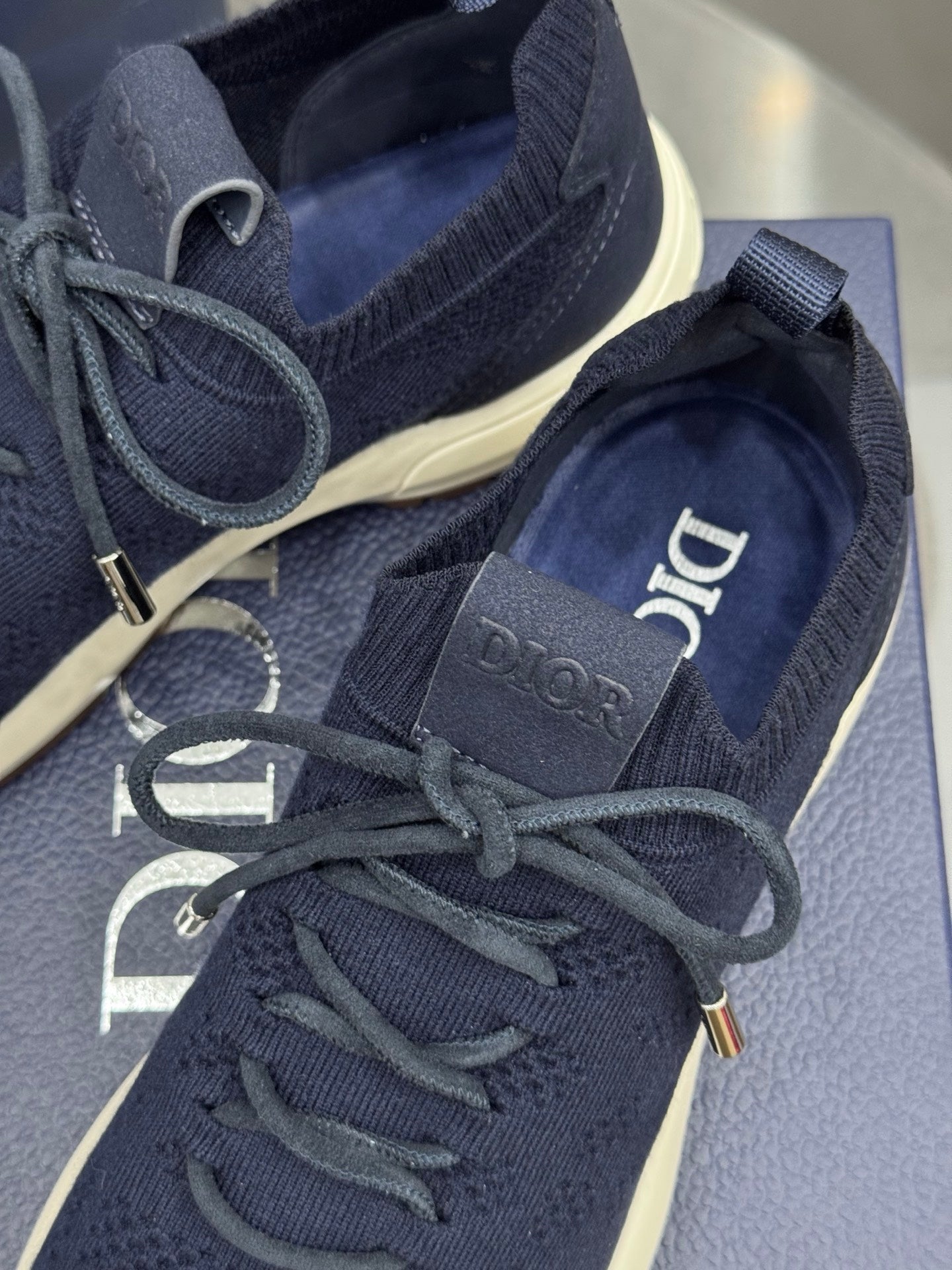 B80 Sneakers