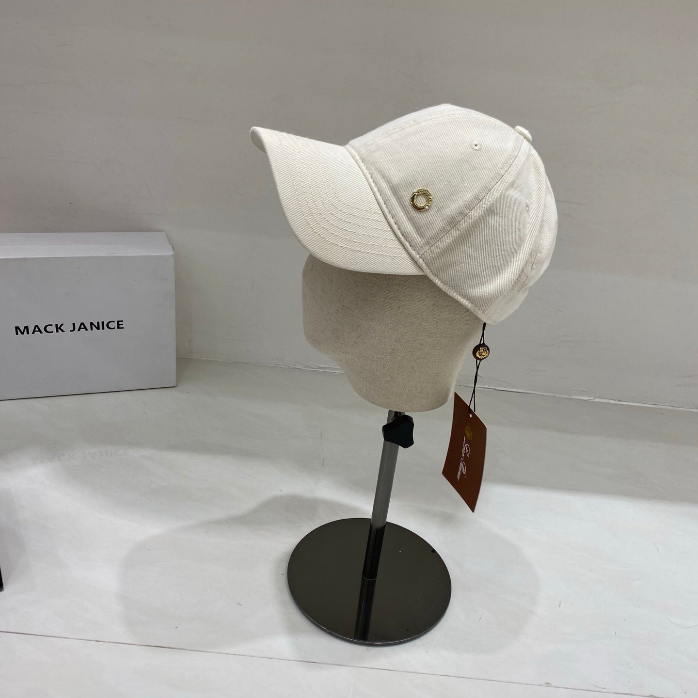 Baseball cap