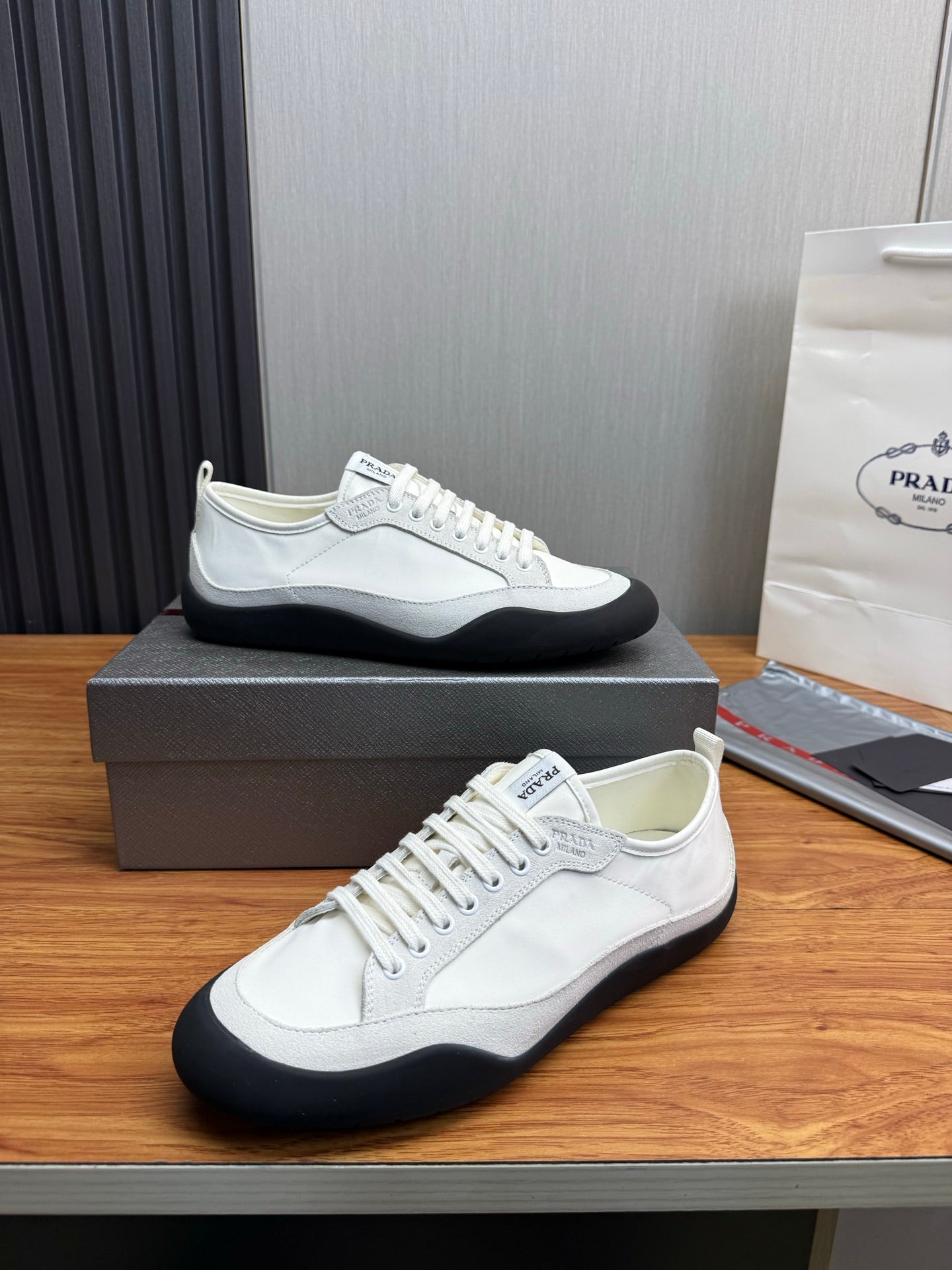 Sneakers