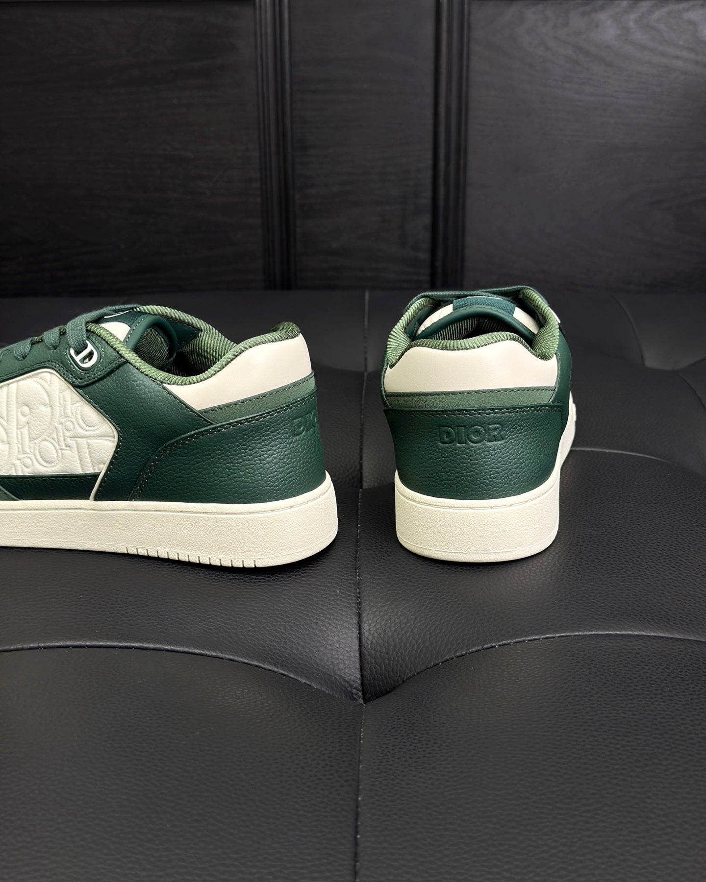 B27 Sneakers