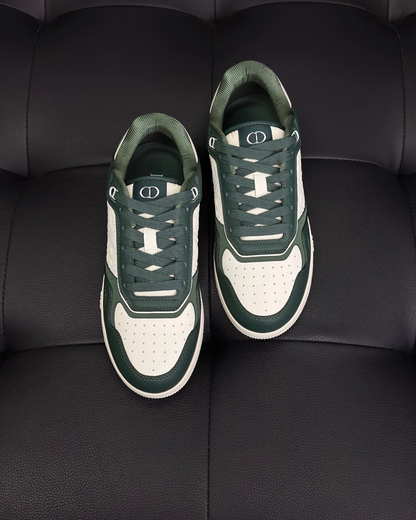 B27 Sneakers