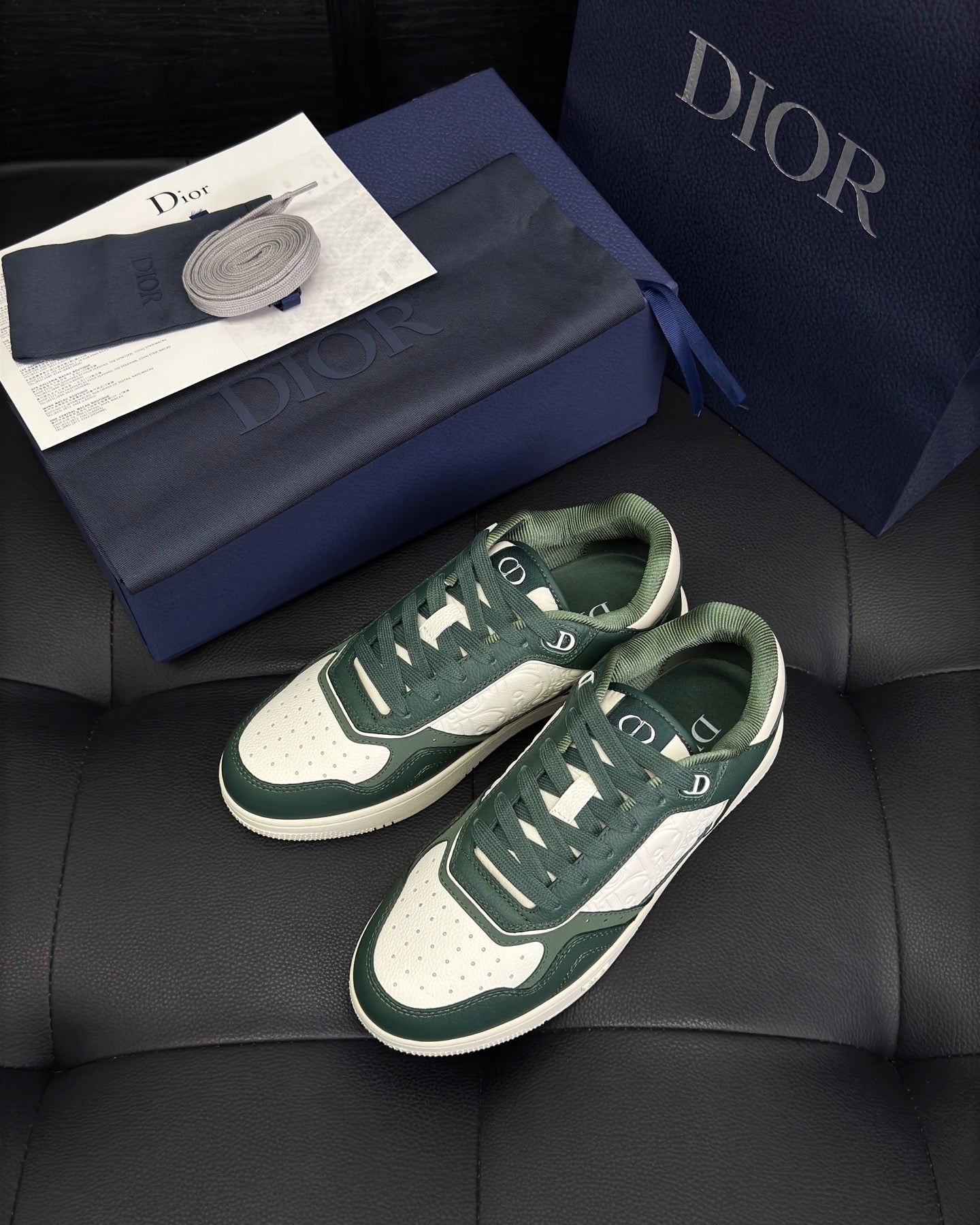 B27 Sneakers