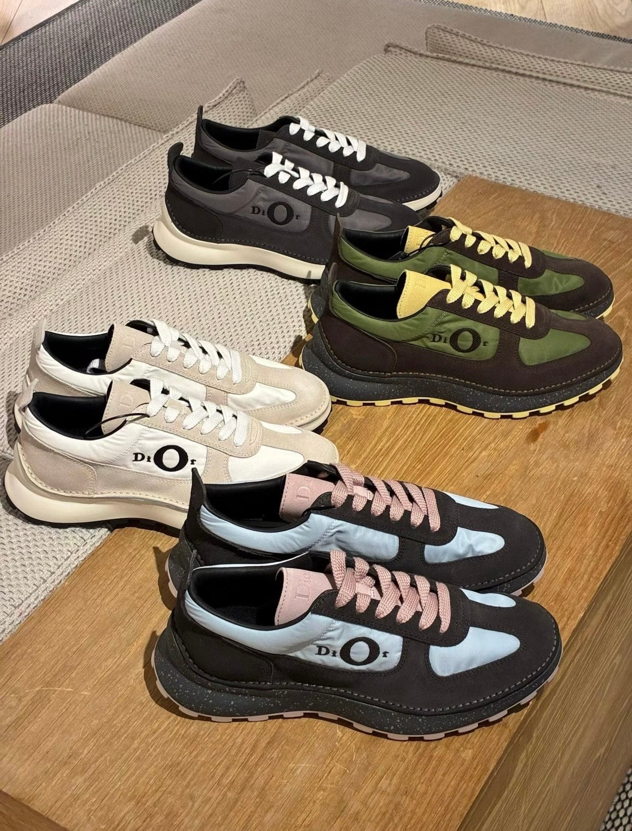 Sneakers