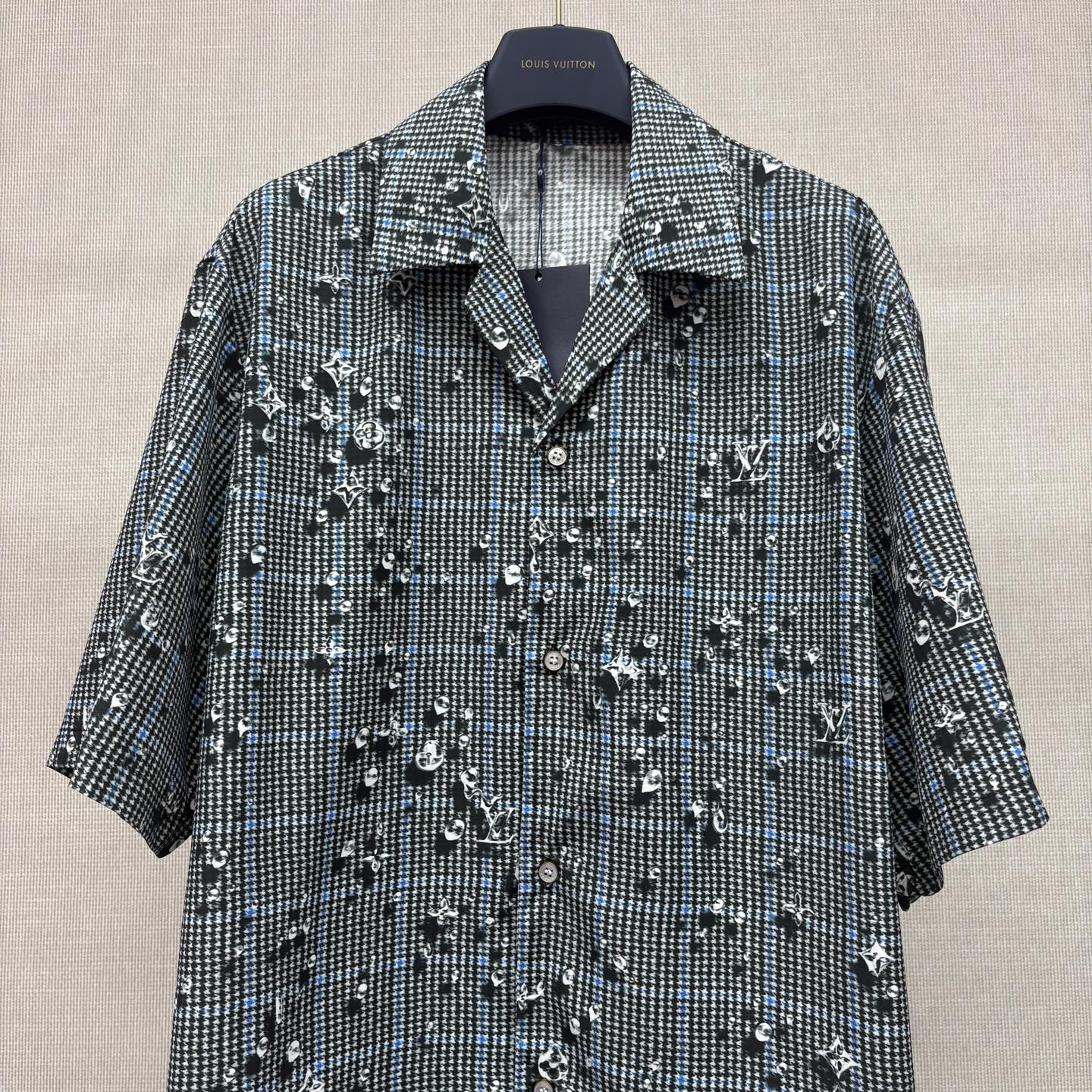 Short sleeve shirt