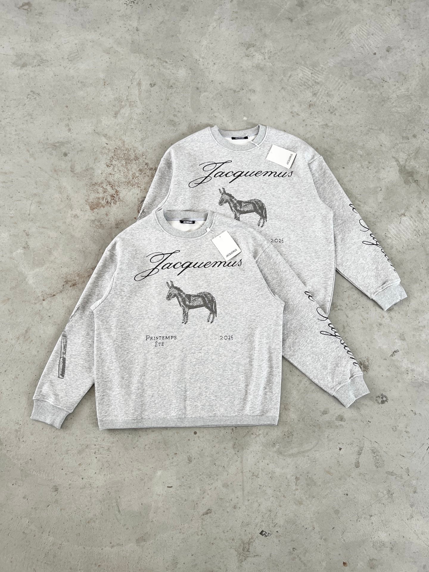 Sweatshirt