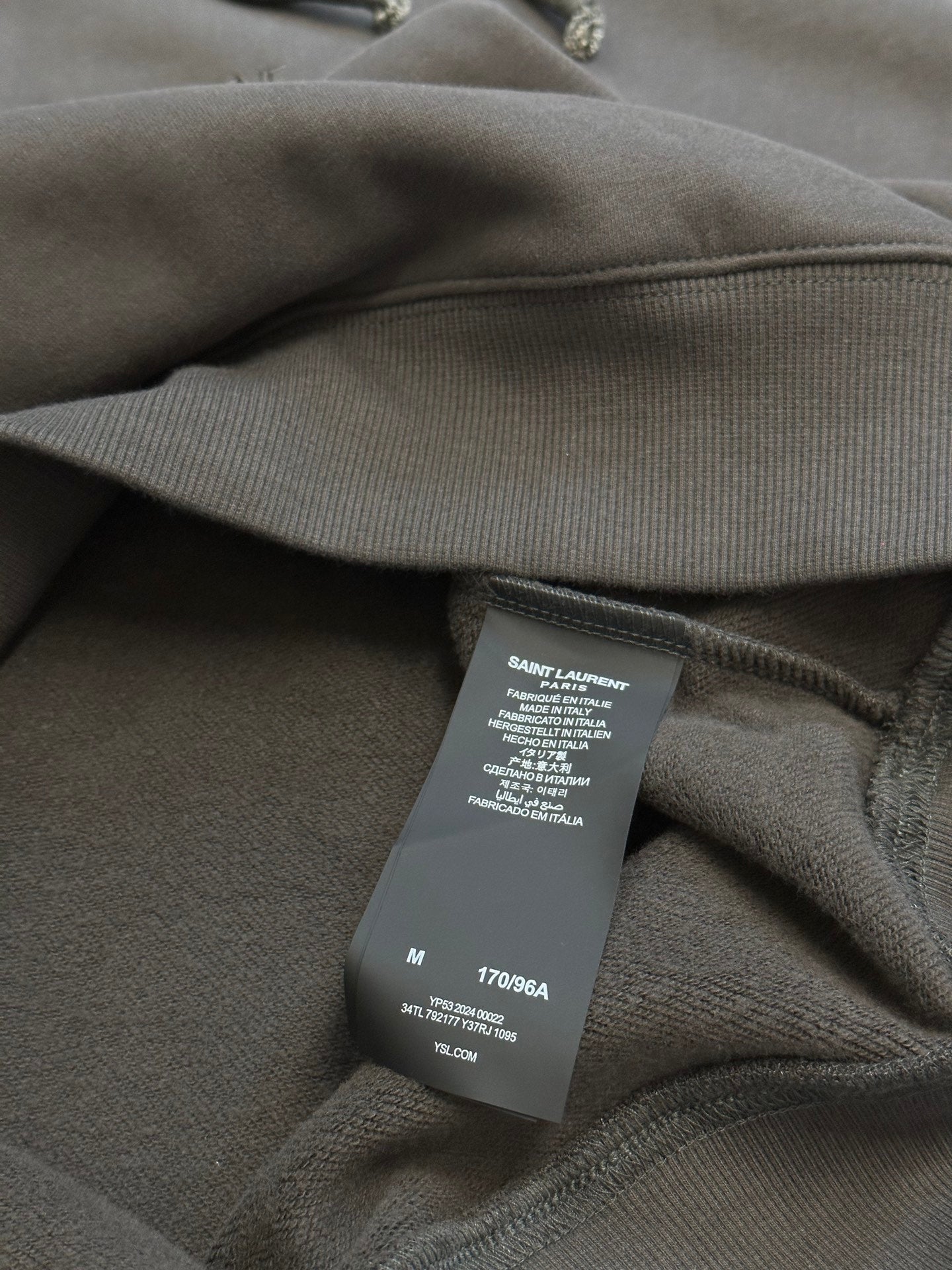 Sweatshirt