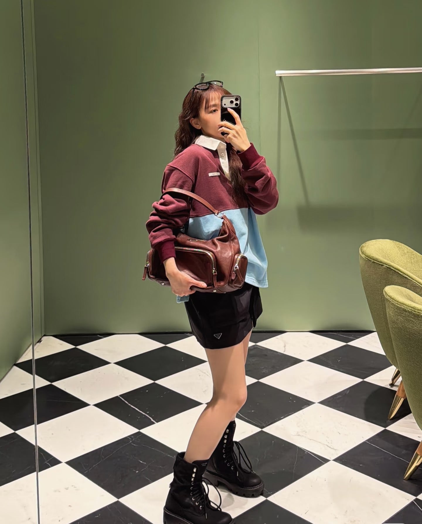 Sweatshirt