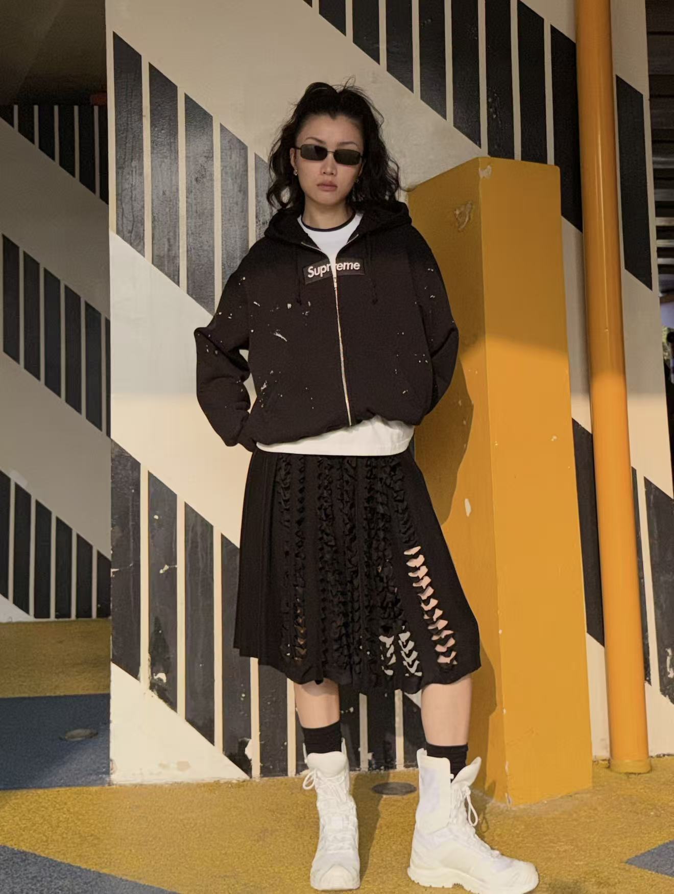 Sweatshirt