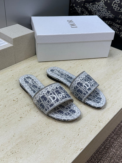 Slipper
