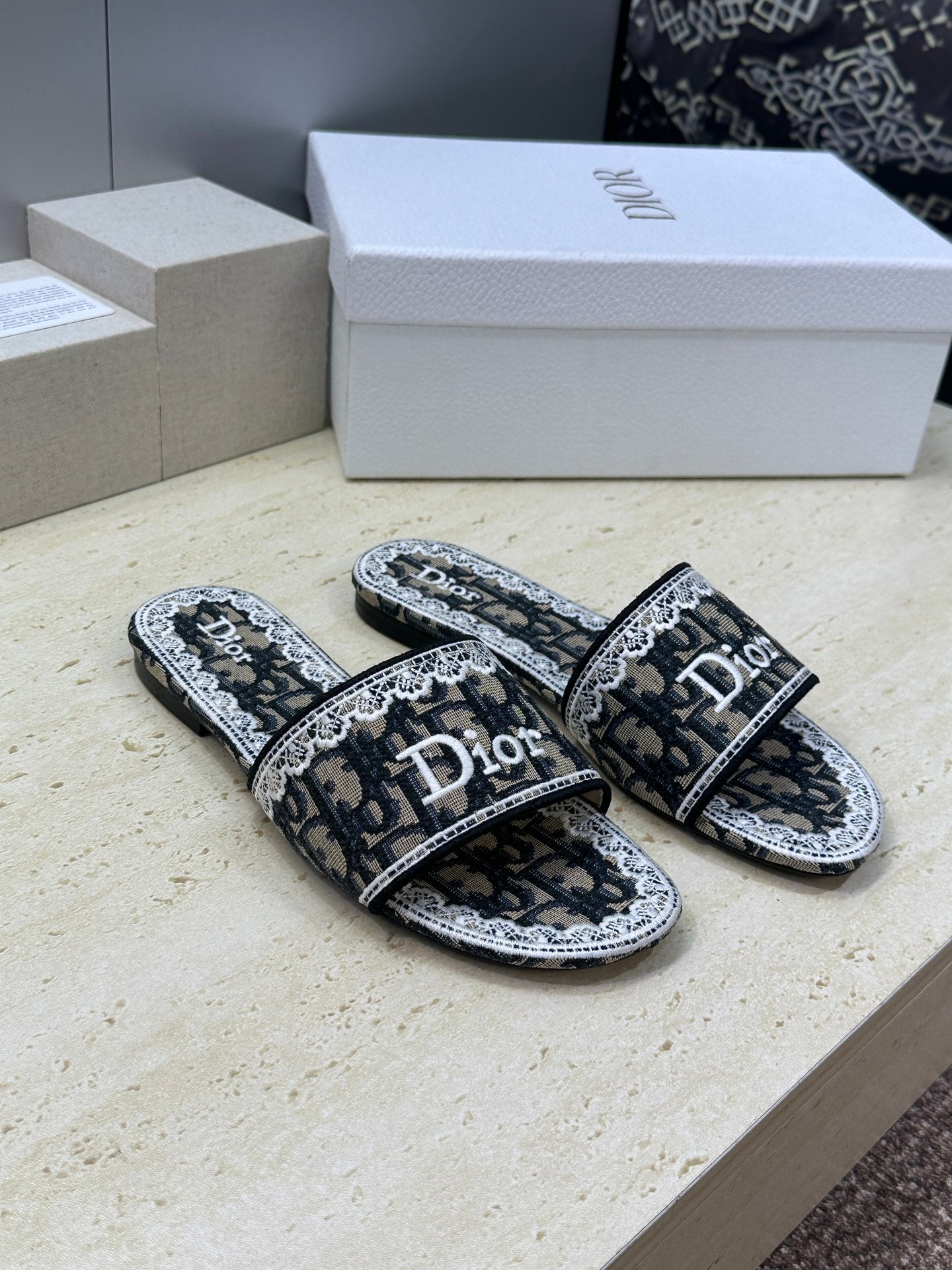 Slipper