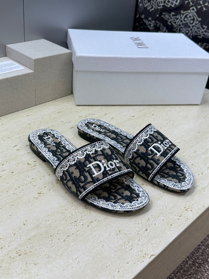 Slipper
