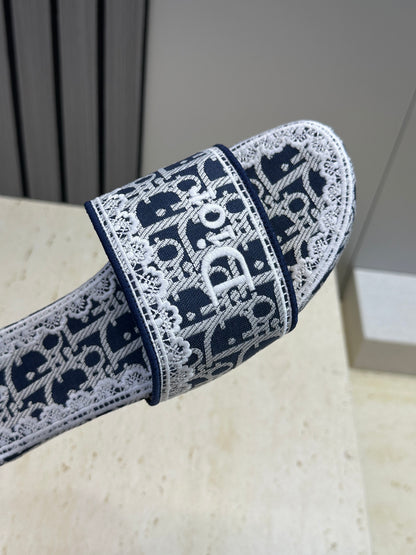 Slipper