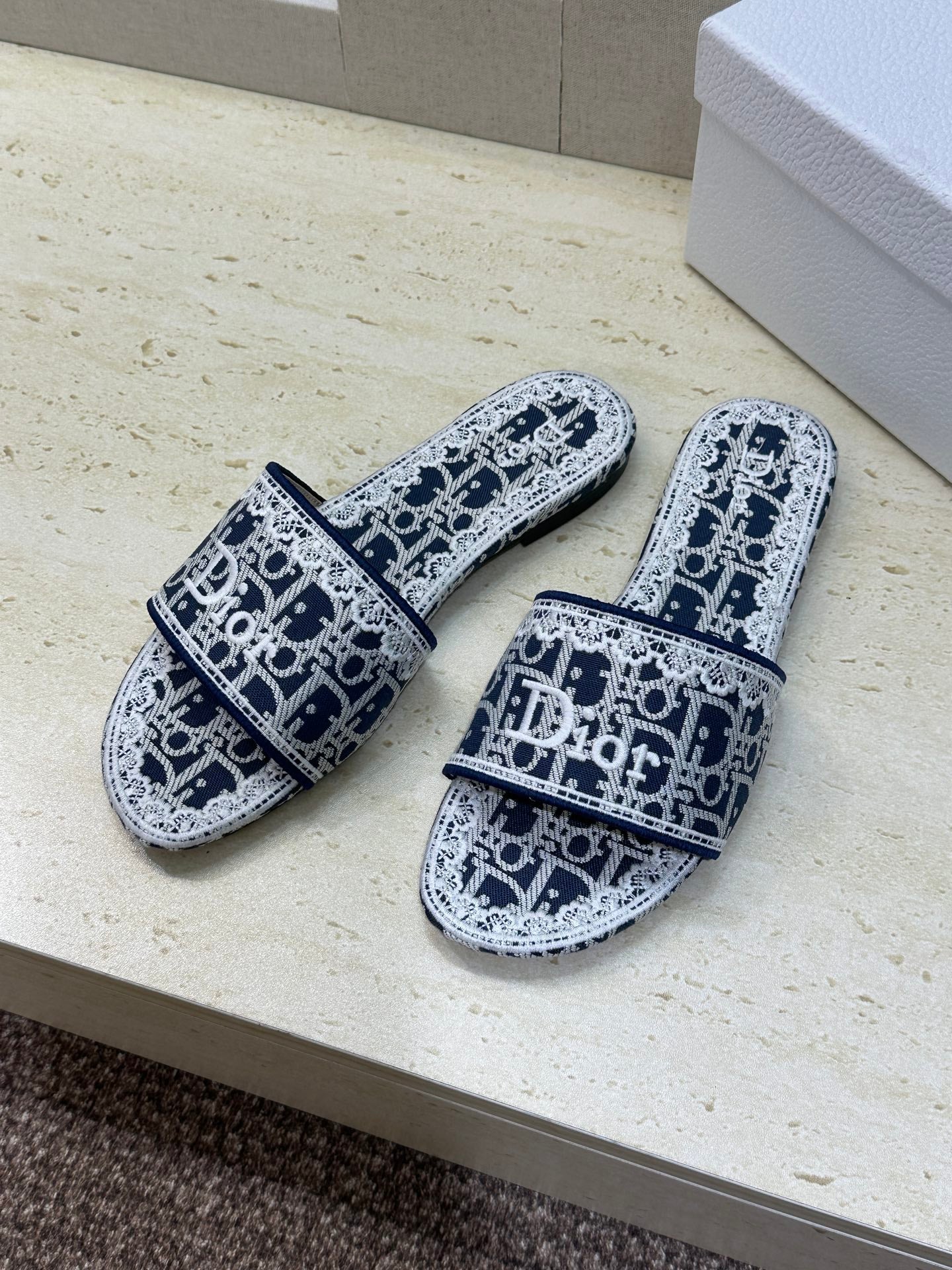 Slipper