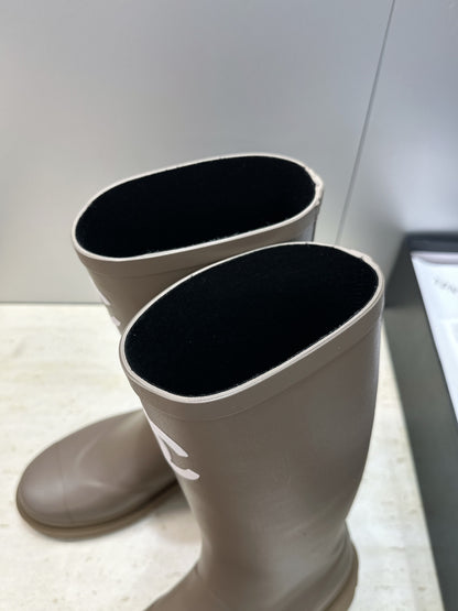 Rain boot