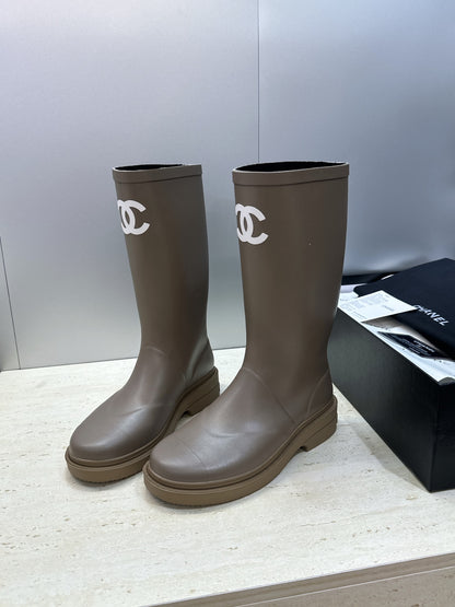 Rain boot