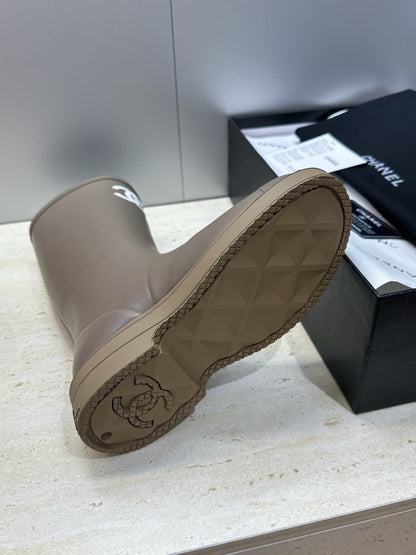 Rain boot