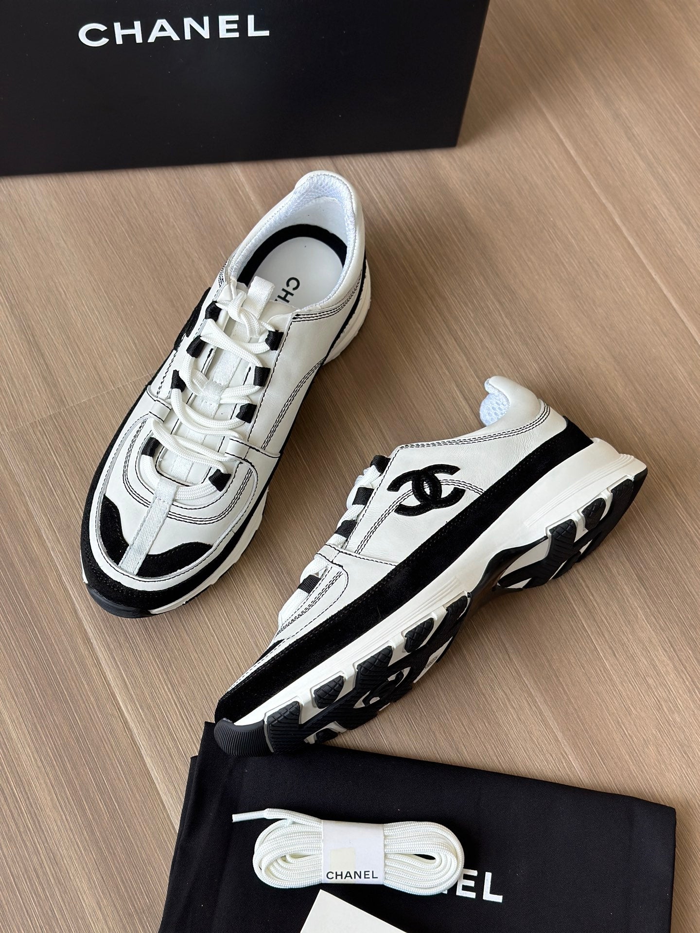 Sneakers