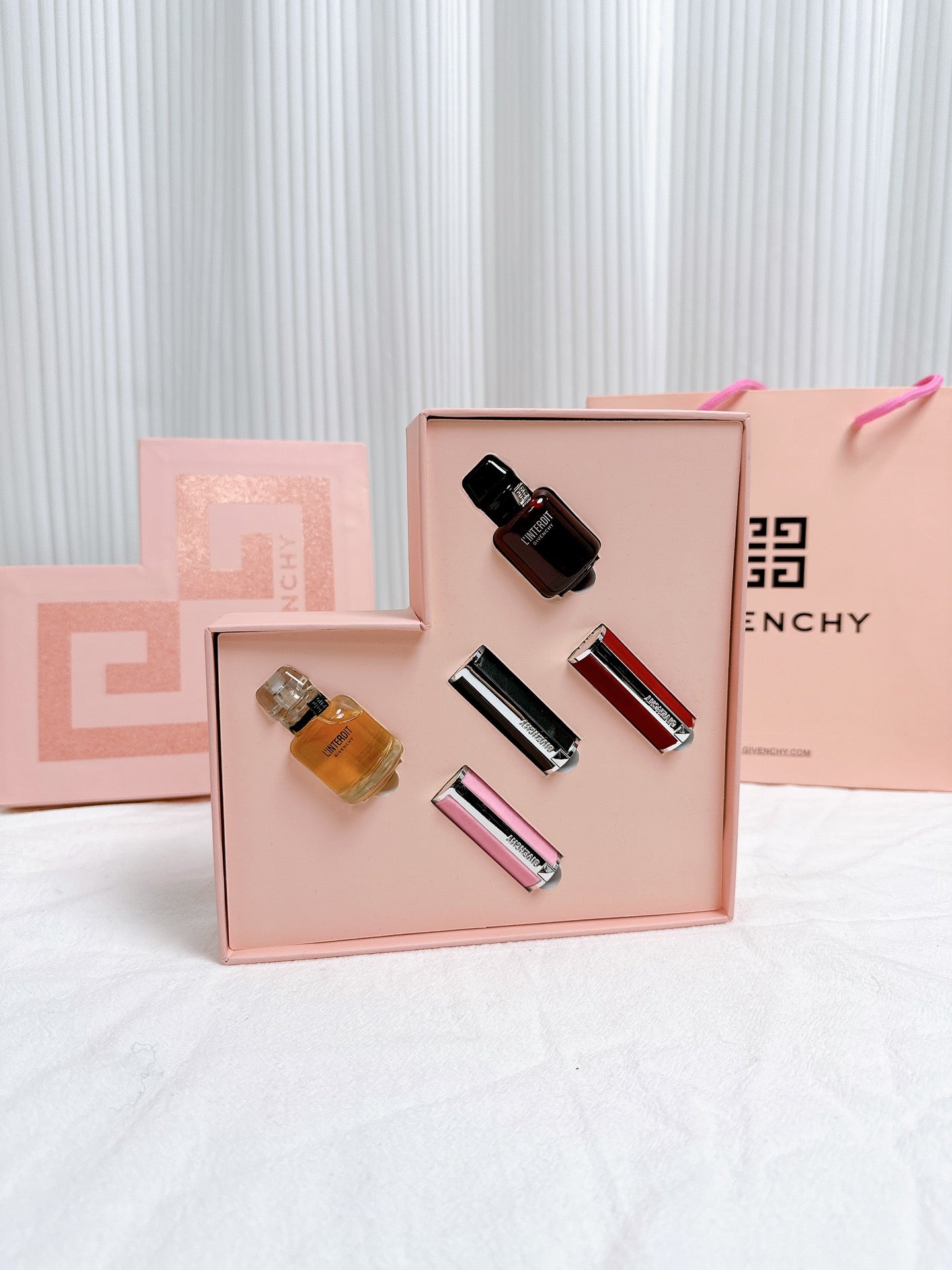 Perfume + lipstick gift box