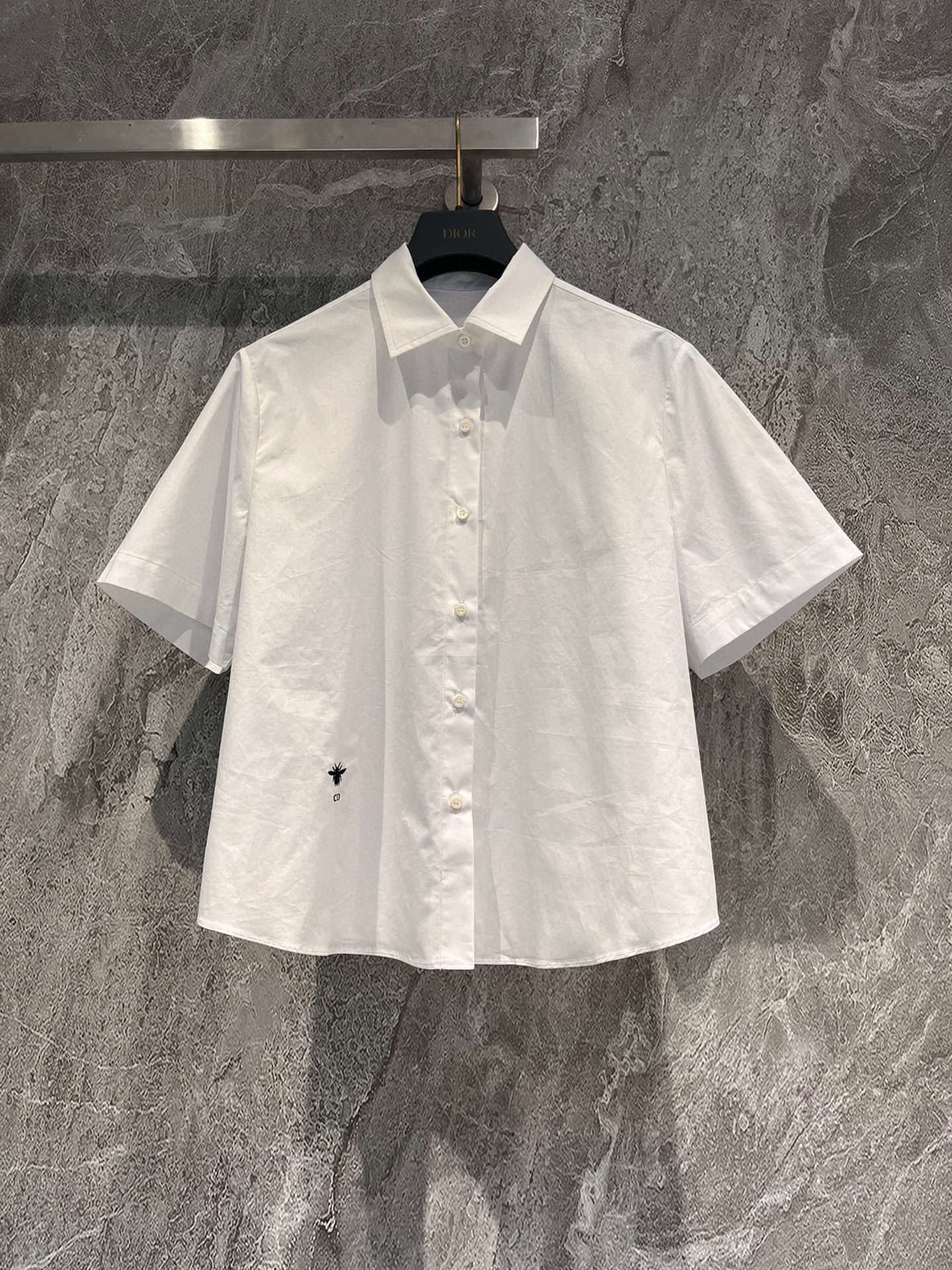 short sleeve shirt