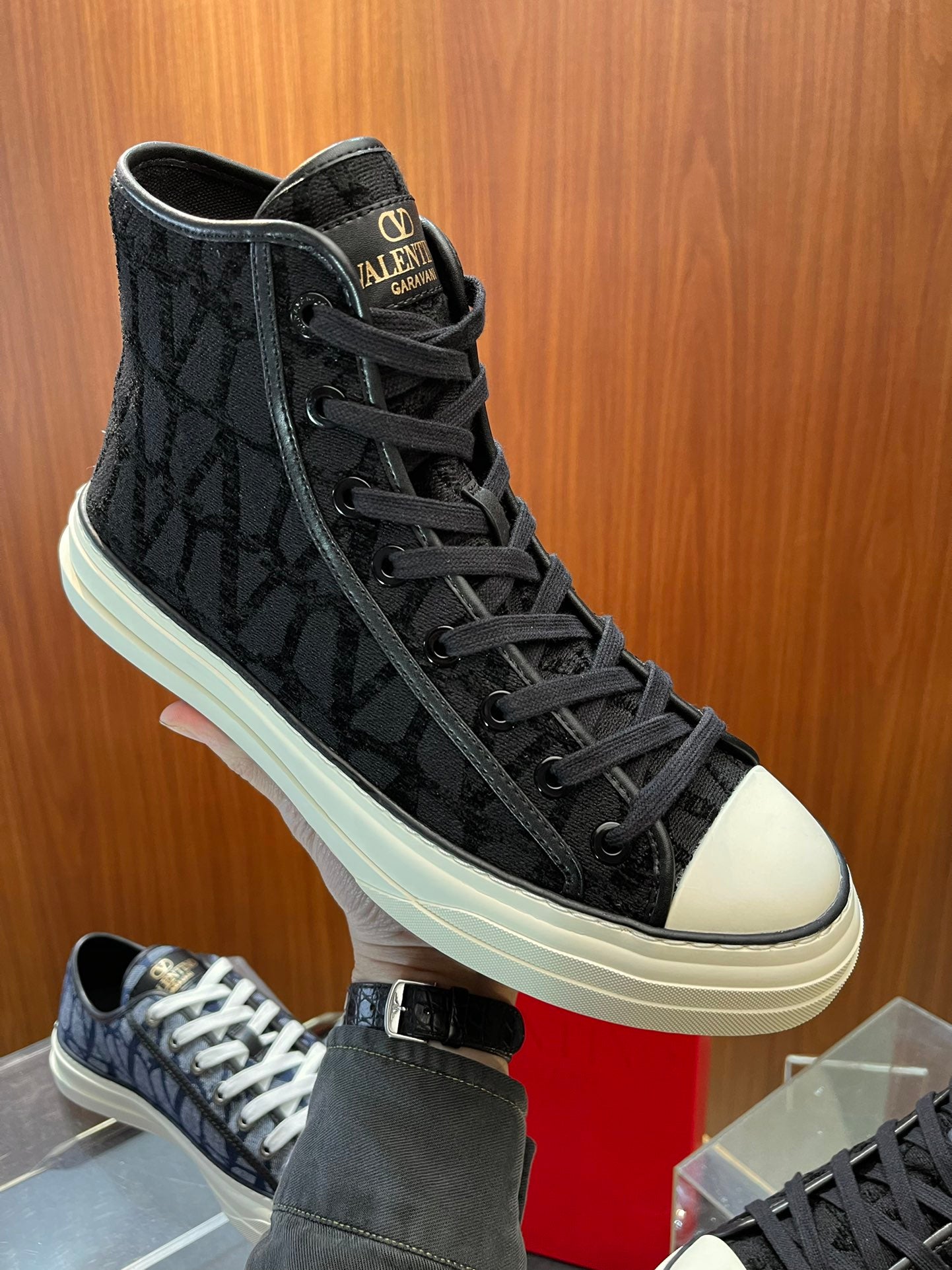 high top casual shoes