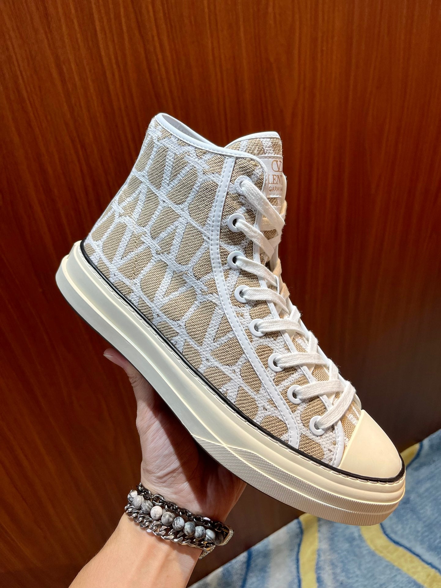 high top casual shoes