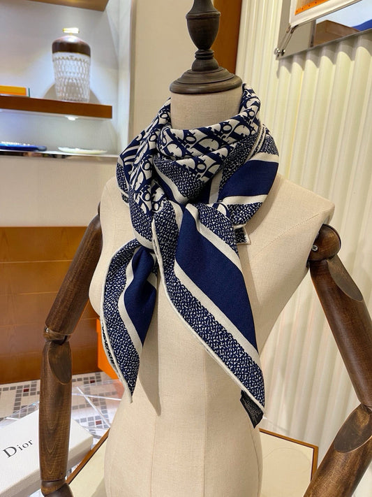 Cashmere scarf