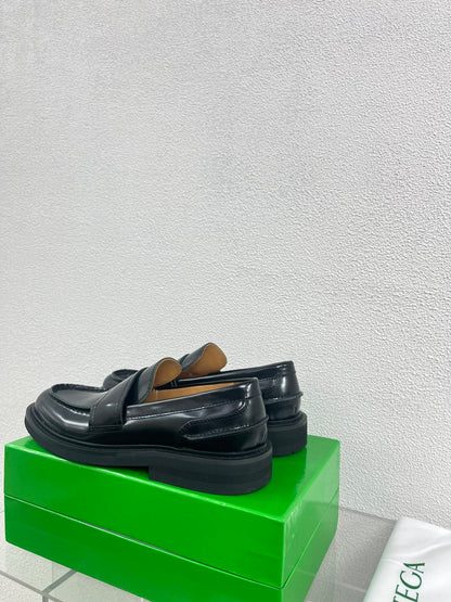 Leather shoes