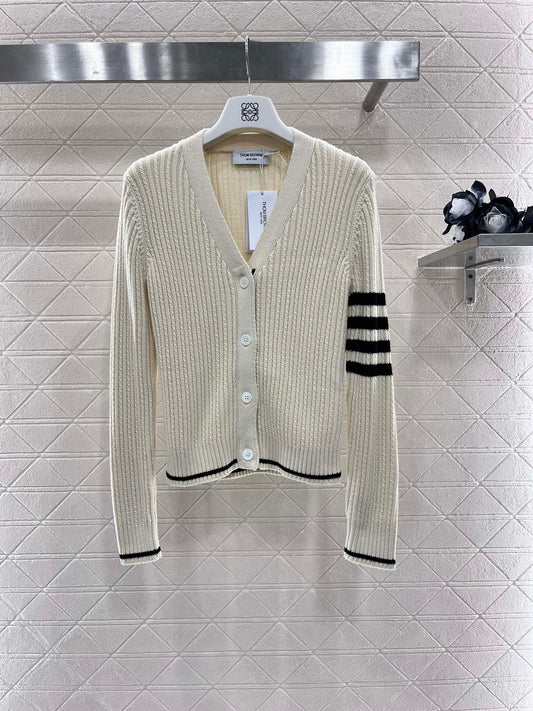 Knitted cardigan