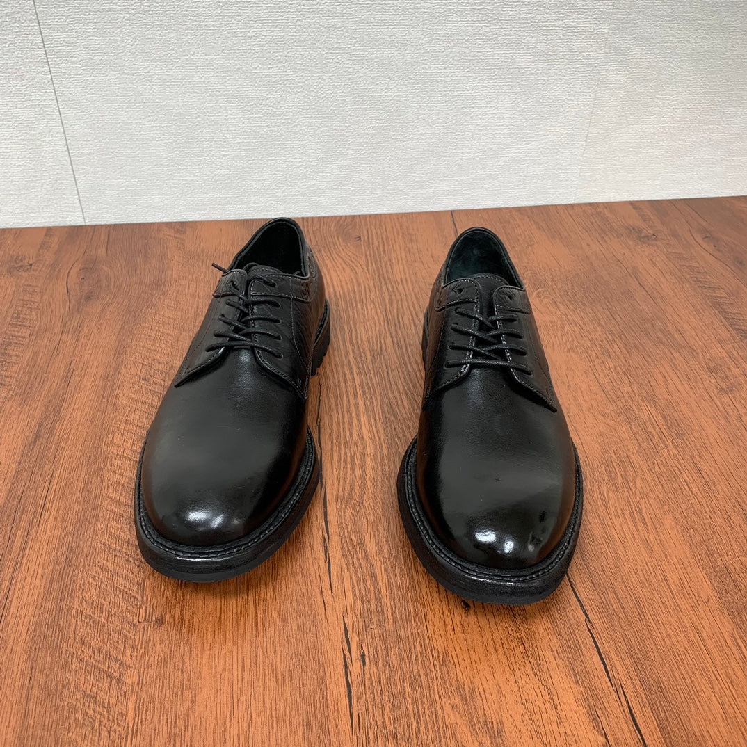 Leather shoes