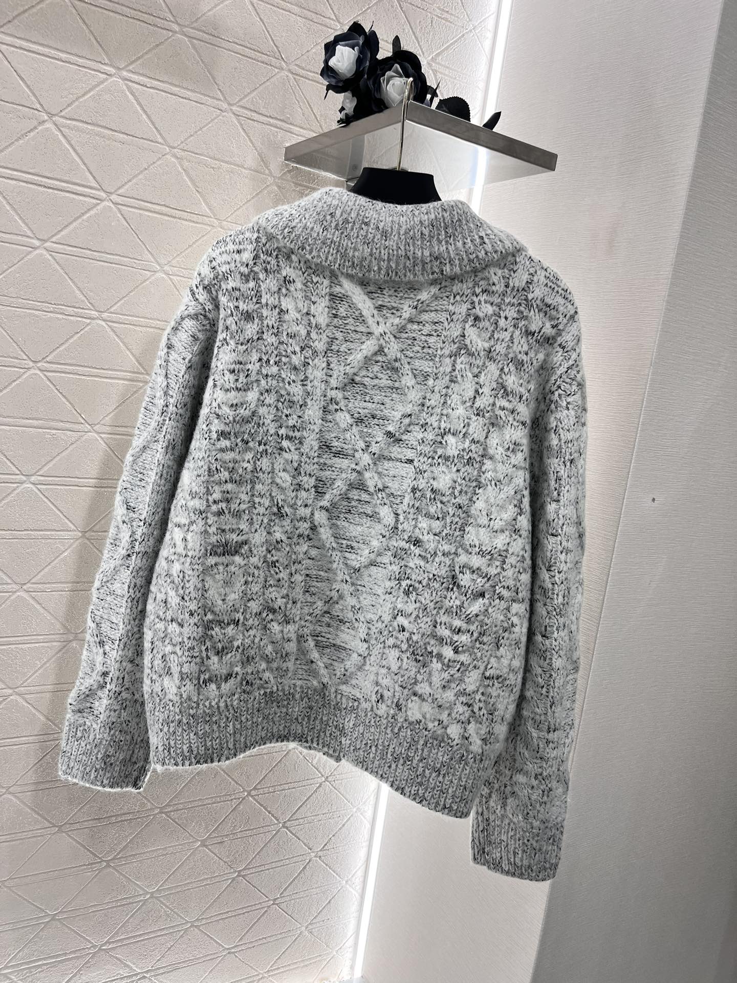 Knitted cardigan