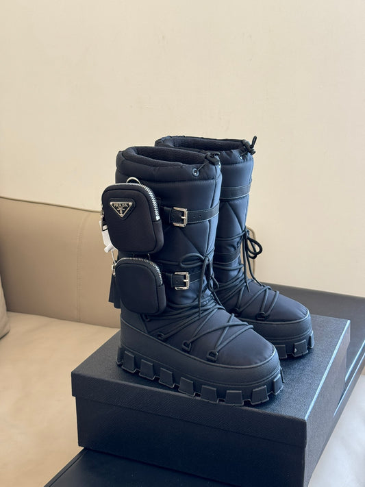 Snow boots