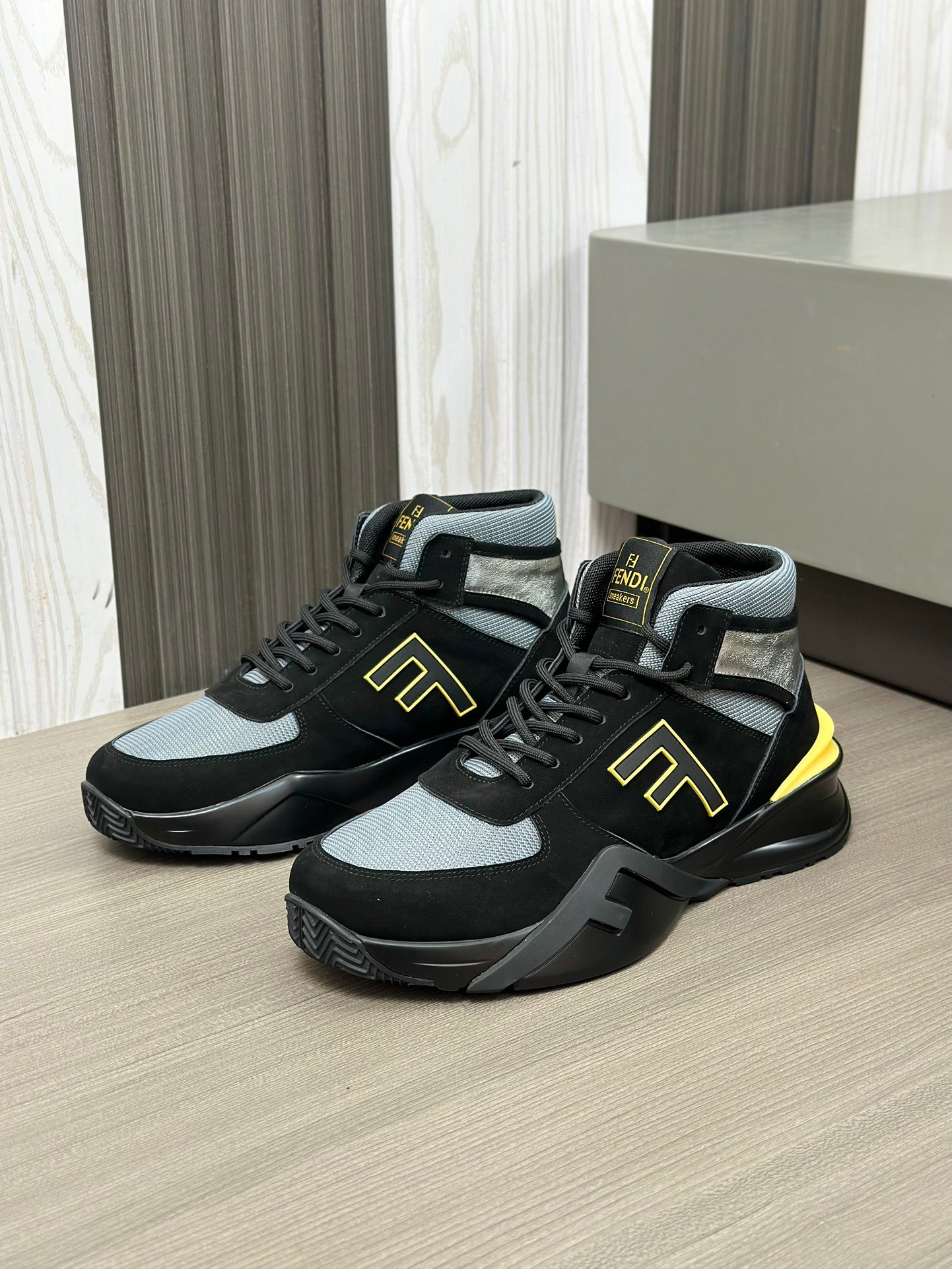 High-top Sneakers