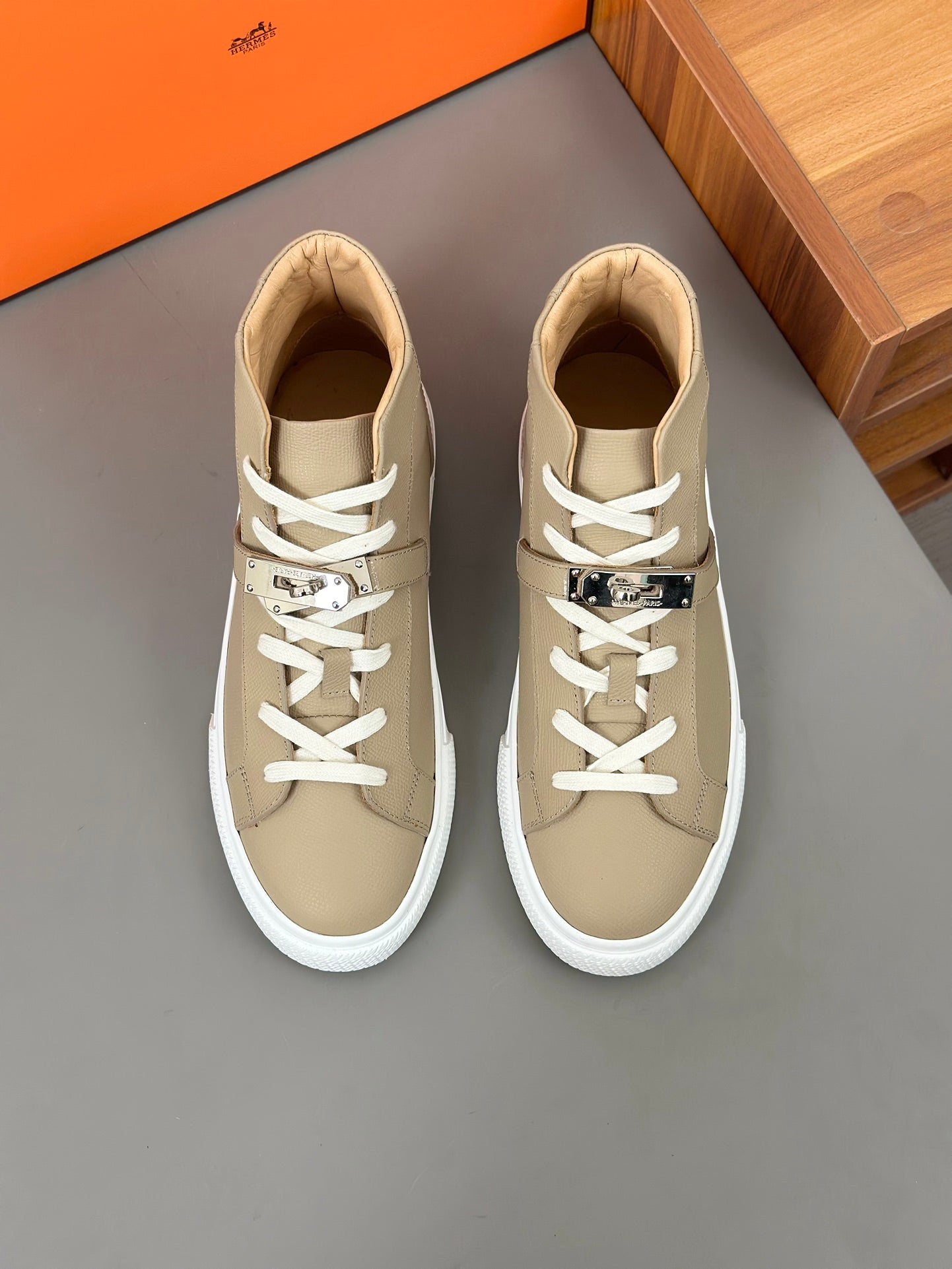 High-top Sneakers