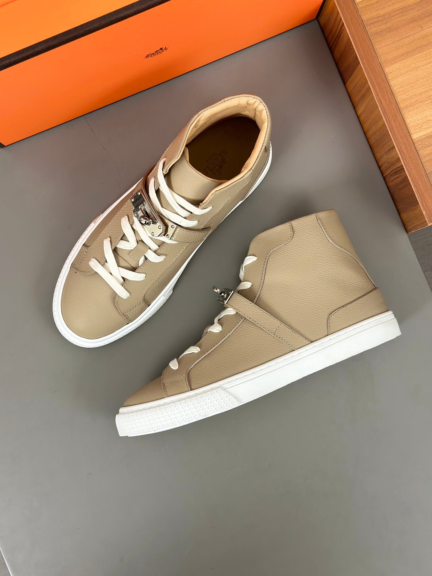 High-top Sneakers