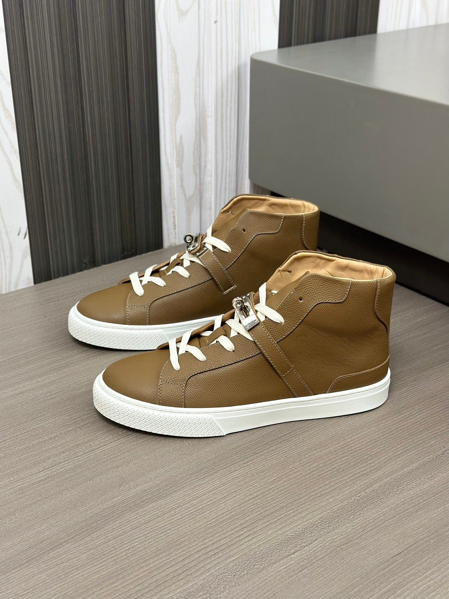 High-top Sneakers