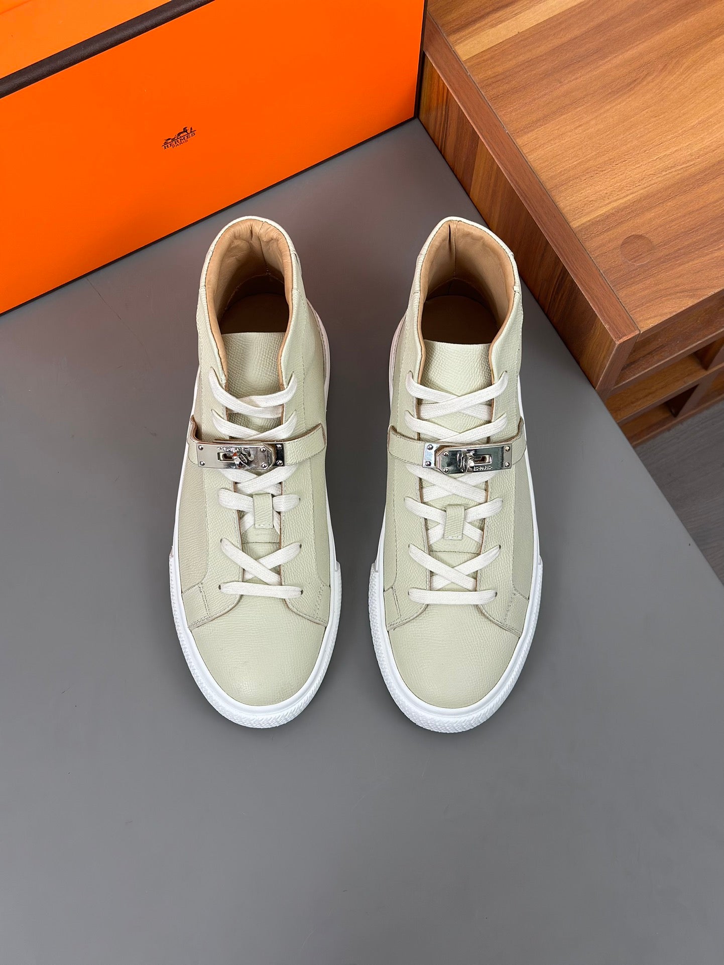 High-top Sneakers