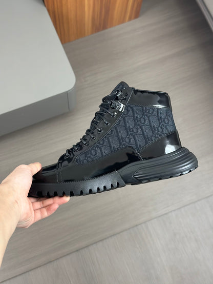 High-top Sneakers