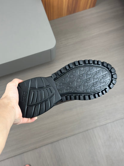 High-top Sneakers