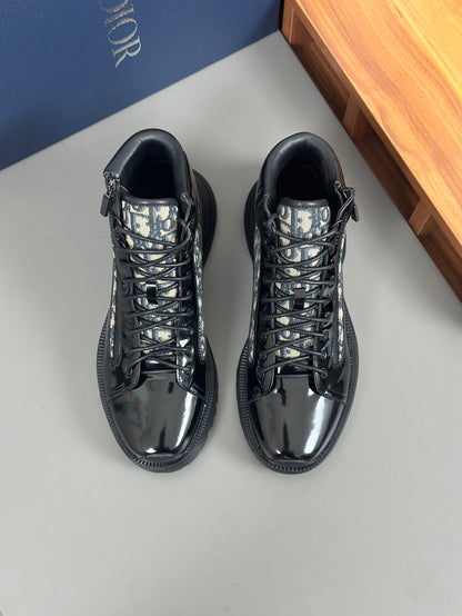 High-top Sneakers